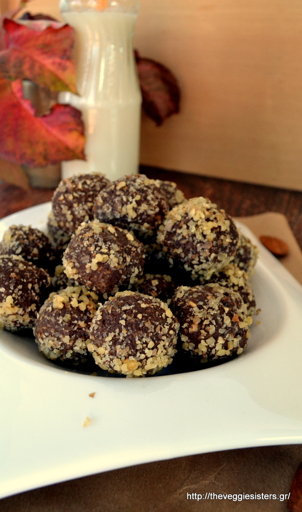 Υπέροχα τρουφάκια με σοκολάτα κ αβοκάντο - Chocolate avocado truffles