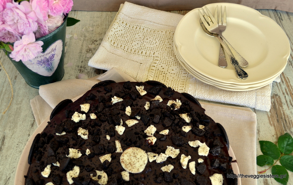 Σοκολατένια τούρτα με μπισκότα oreo