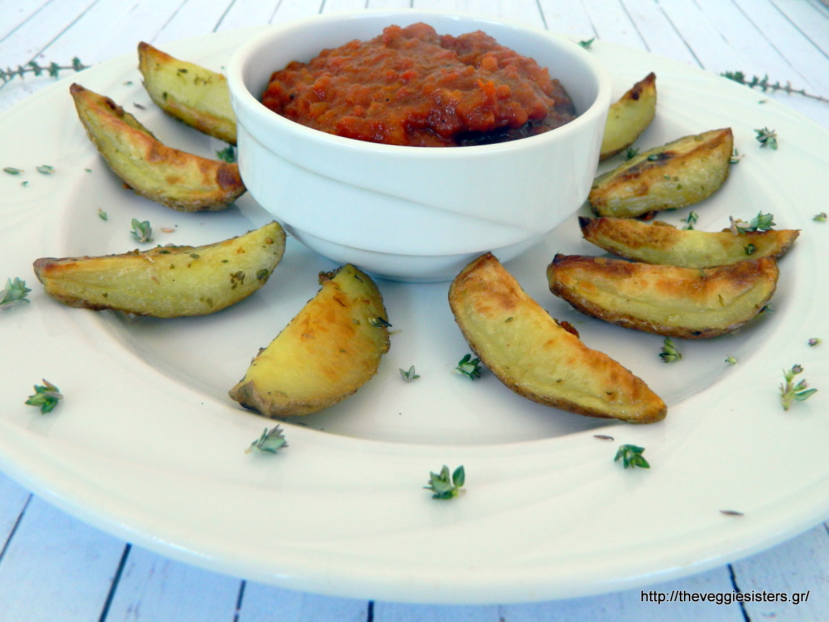 Ψητές κόκκινες πατάτες με σπιτική σάλτσα BBQ - Roasted red potatoes with homemade BBQ sauce