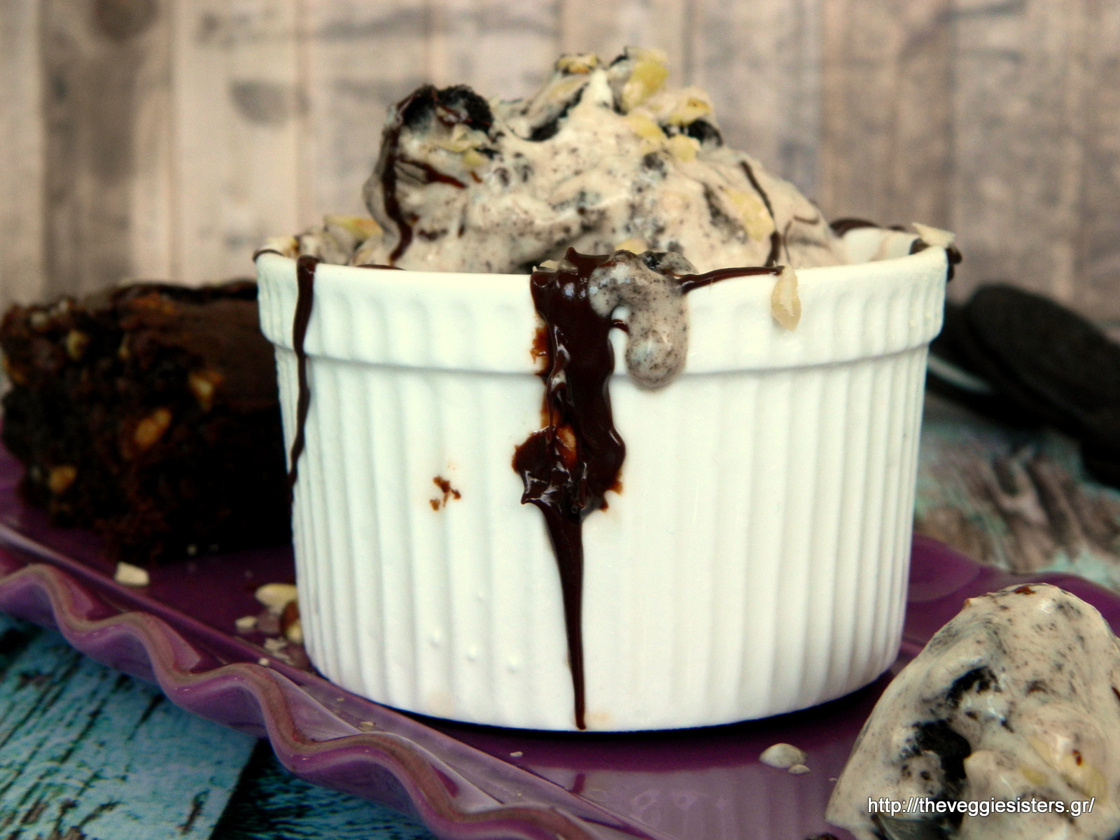 Νηστίσιμο σοκολατένιο παγωτό -Vegan chocolate oreo ice cream