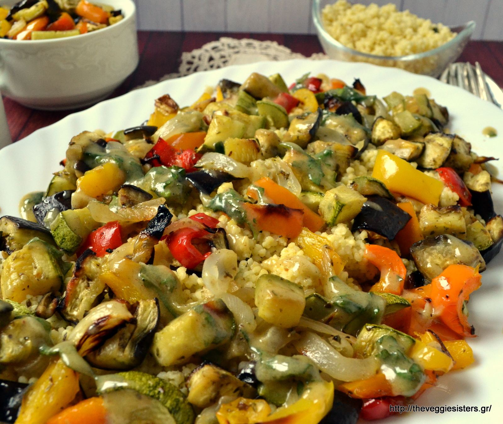 Κεχρί με ψητά λαχανικά κ σάλτσα από ταχίνι - Roasted veggie millet with tahini sauce