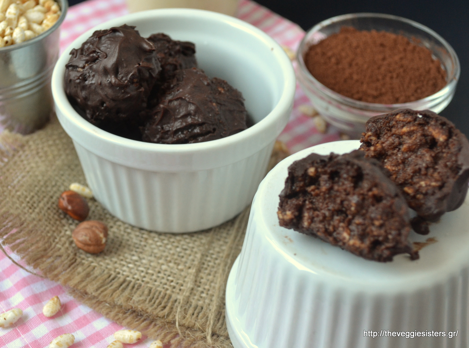 Νηστίσιμα τρουφάκια σοκολάτας με φουντούκι - Vegan chocolate hazelnut truffles