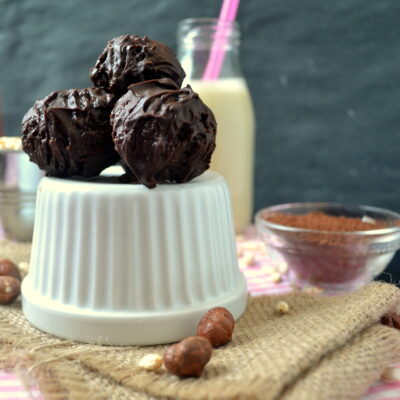 Νηστίσιμα τρουφάκια σοκολάτας με φουντούκι