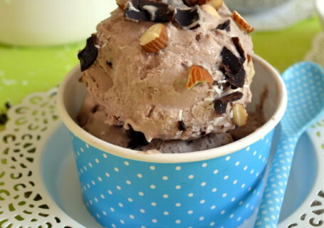 Νηστίσιμο παγωτό σοκολάτα-καρύδα