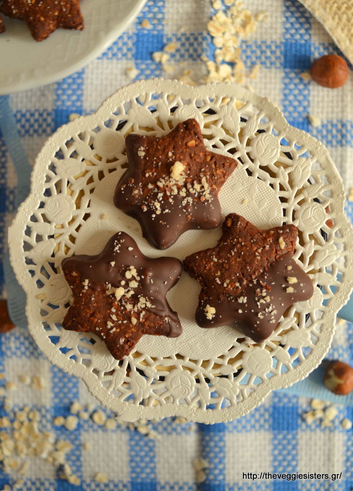 Σοκολατένια μπισκότα με βρώμη και φουντούκι